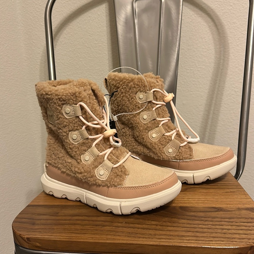 Sorel Youth Explorer Cozy Faux Fur Boots Canoe Chalk